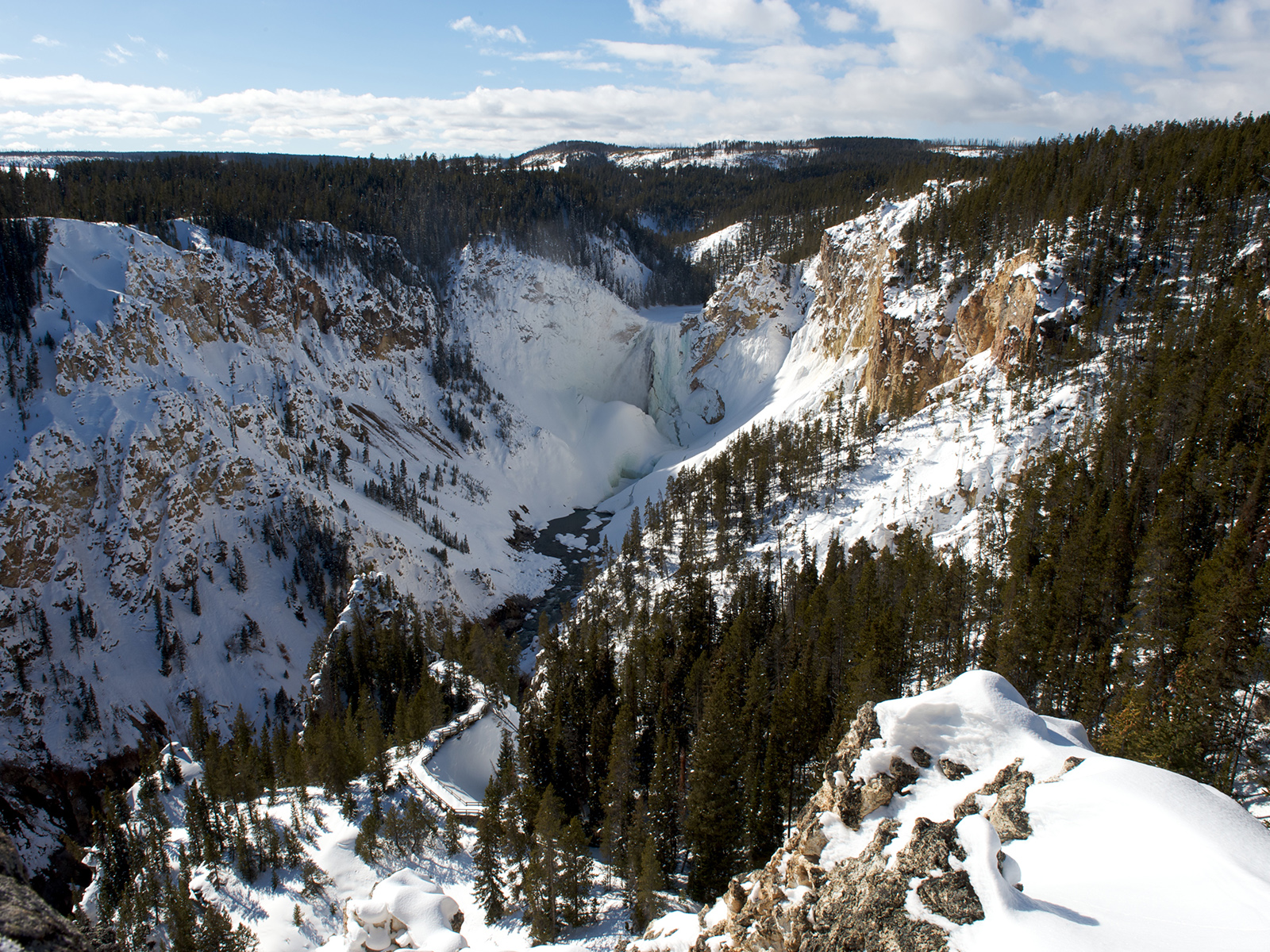 the grand canyon of Yellowstone in winter, Wyoming, USA